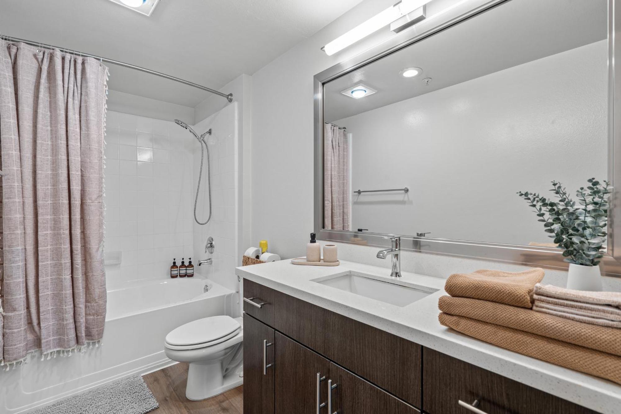 Luxury 2bdr In The Center Of Marina Del Rey Apartment *