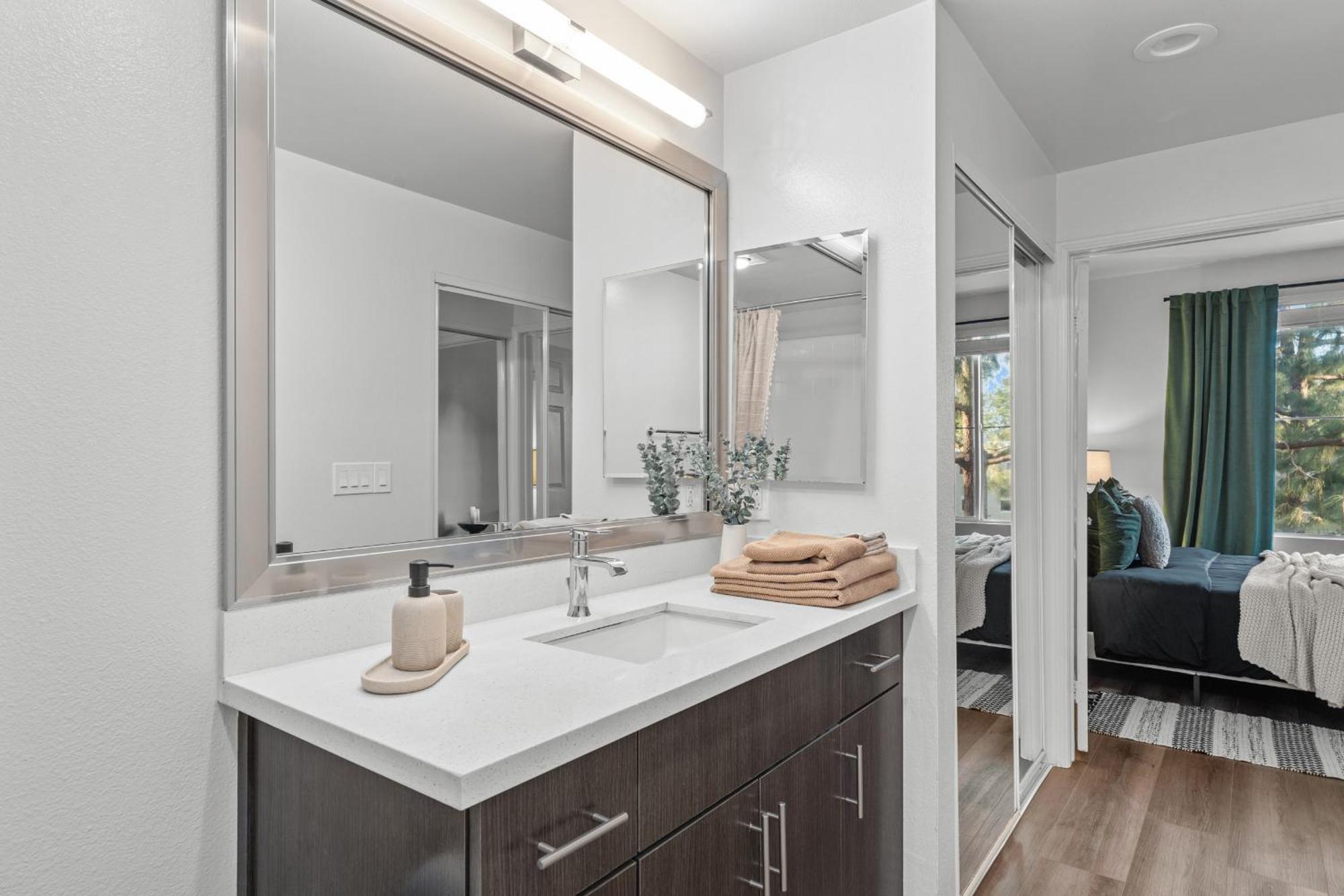 Luxury 2bdr In The Center Of Marina Del Rey Los Angeles