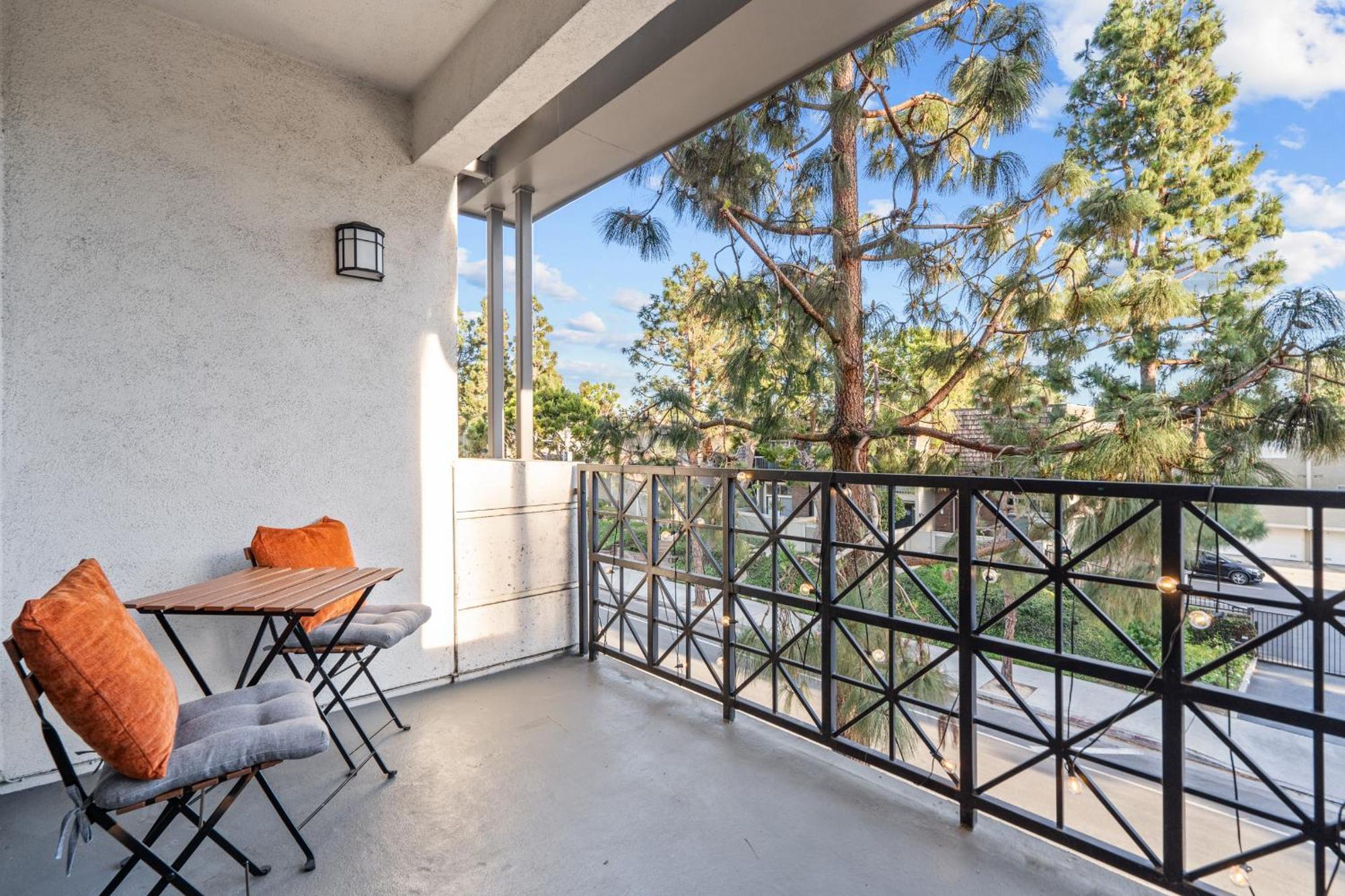 Luxury 2bdr In The Center Of Marina Del Rey *