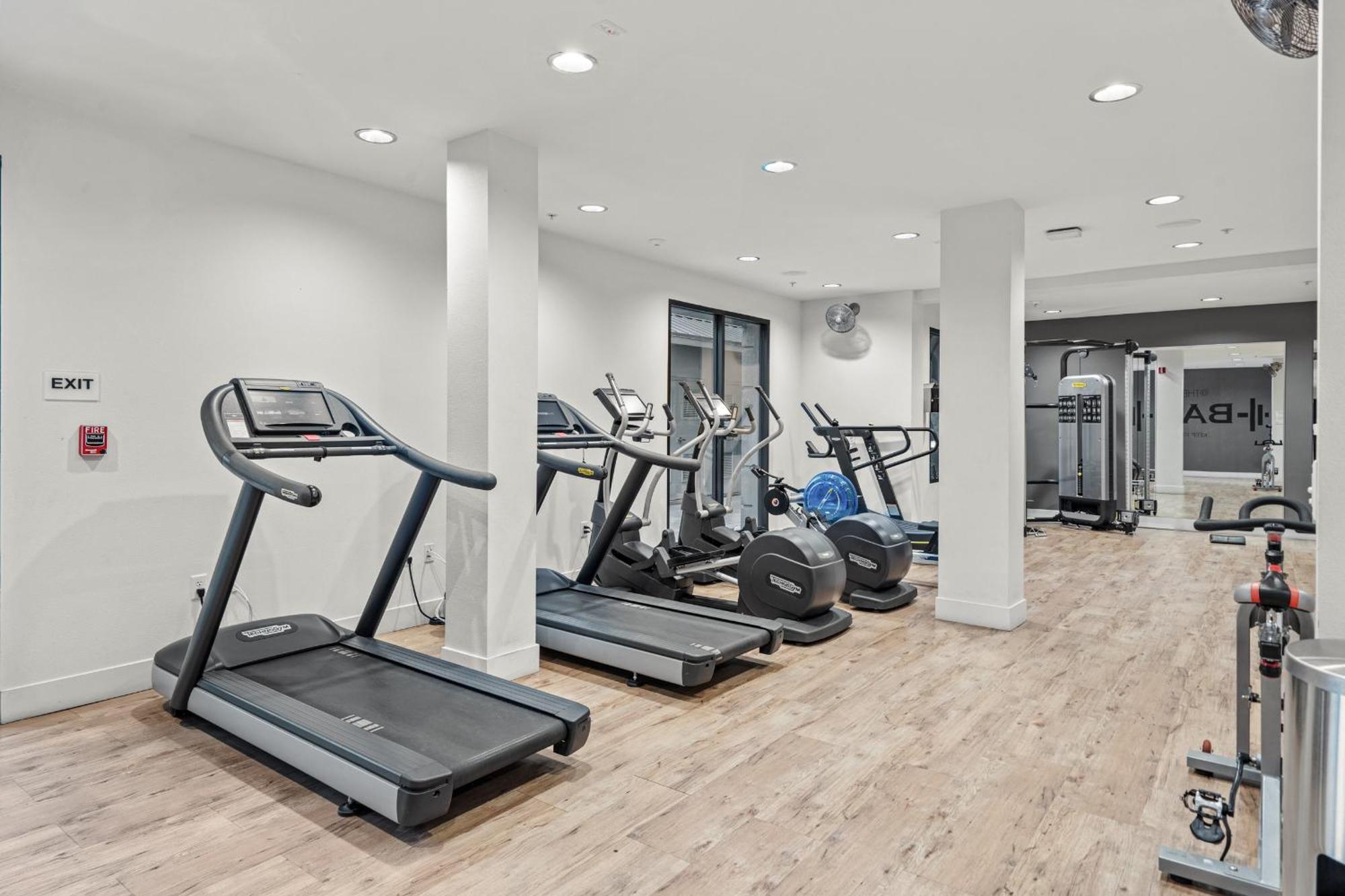 Luxury 2bdr In The Center Of Marina Del Rey *
