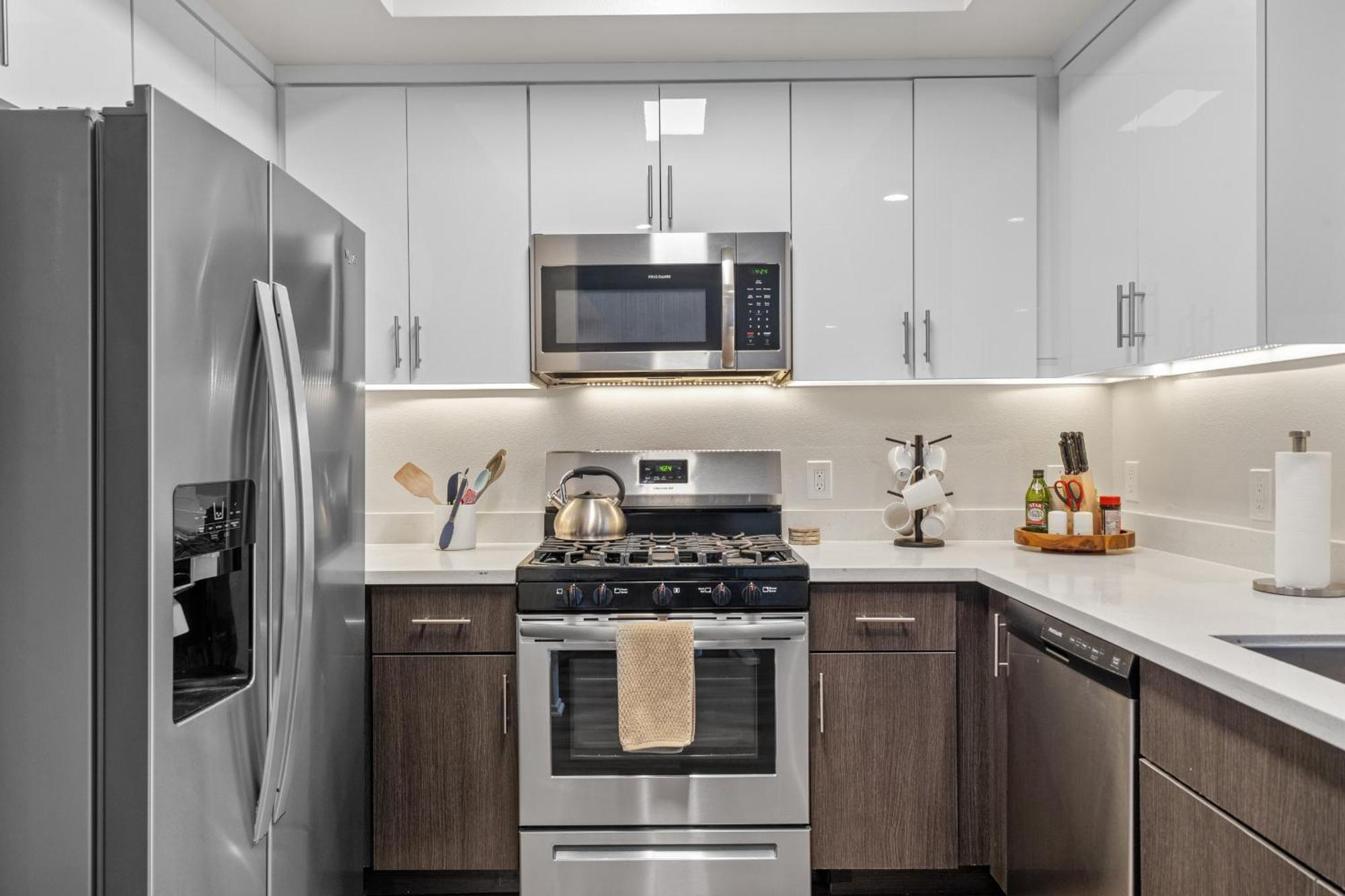 Luxury 2bdr In The Center Of Marina Del Rey *